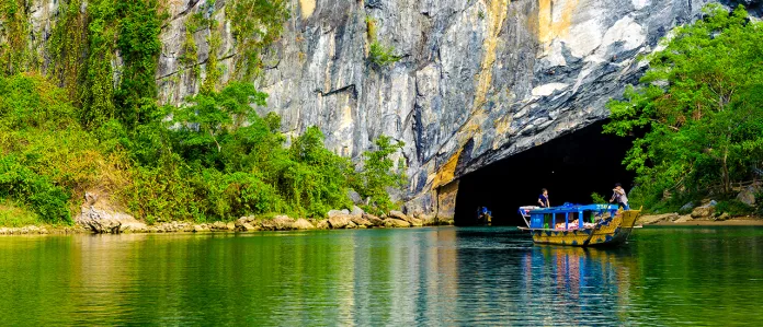 Phong Nha - Kẻ Bàng Thế giới huyền ảo trong lòng hang động